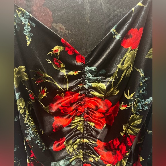 Velvet soft long sleeve top. - Picture 4 of 6